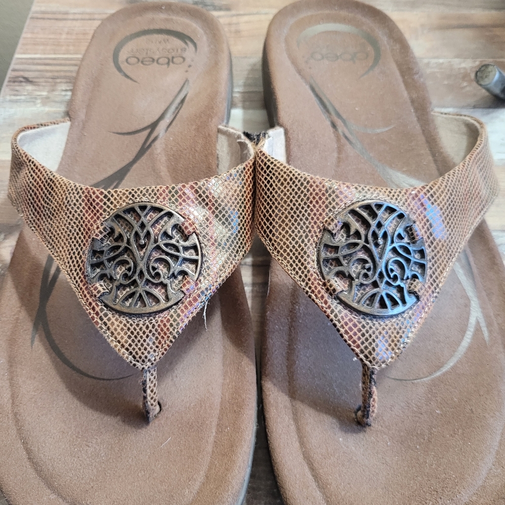 Abeo flip flops